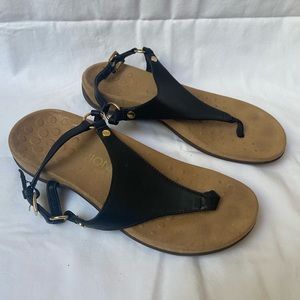 Vionic Kirra sandals, size 6.5